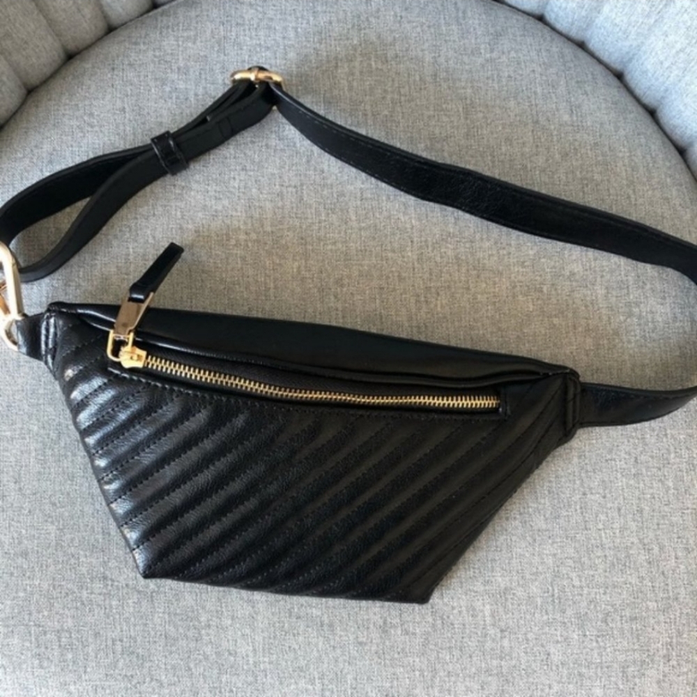 Mango Black Faux Leather Textured Fanny Pack Belt Bag with Gold Zipper